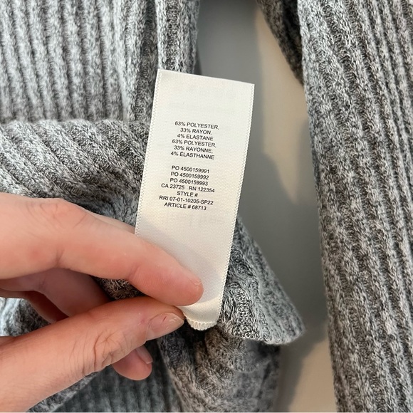 Aritzia Wilfred Free Cropped Ribbed Gray Turtleneck Top S - Picture 6 of 7